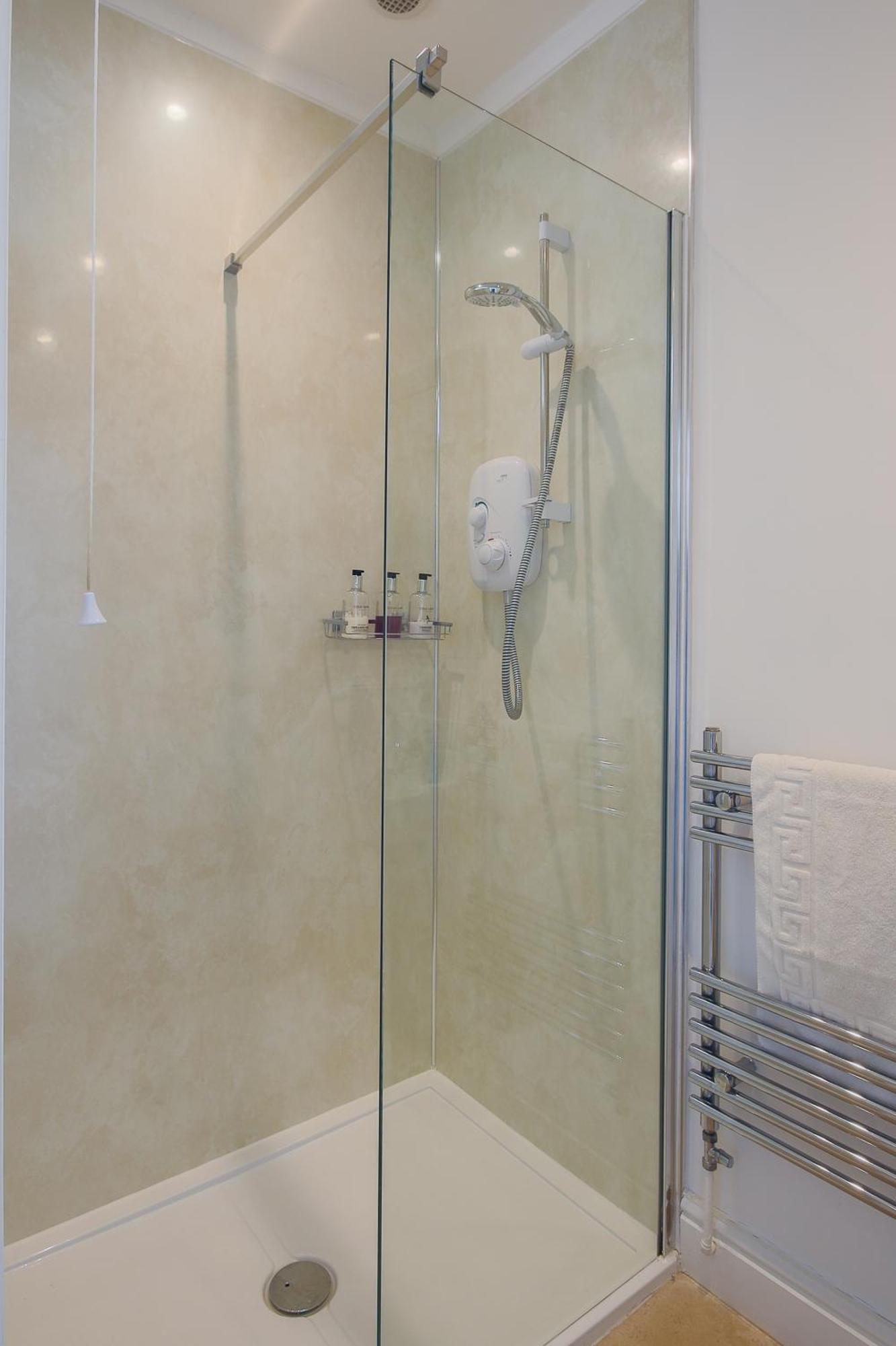 Northcliffe, Southwold Seafront Sleeps 14 Villa Luaran gambar